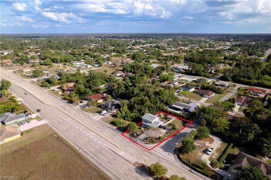 4617 Lee Blvd, Lehigh Acres, FL à vendre - Photo du bâtiment - Image 2 de 3