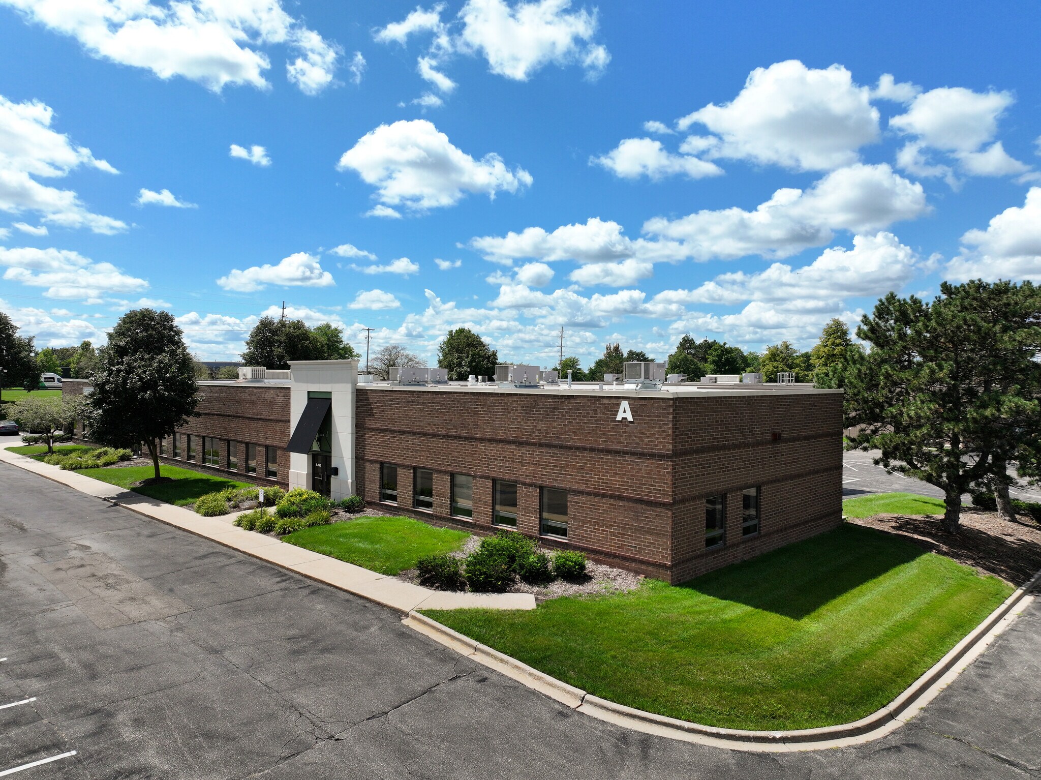4635 44th St SE, Grand Rapids, MI à louer Photo du bâtiment- Image 1 de 6