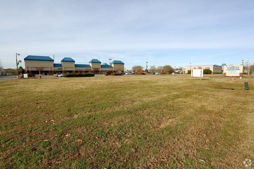S PLAZA Trl, Virginia Beach, VA à louer - Photo du bâtiment - Image 2 de 3