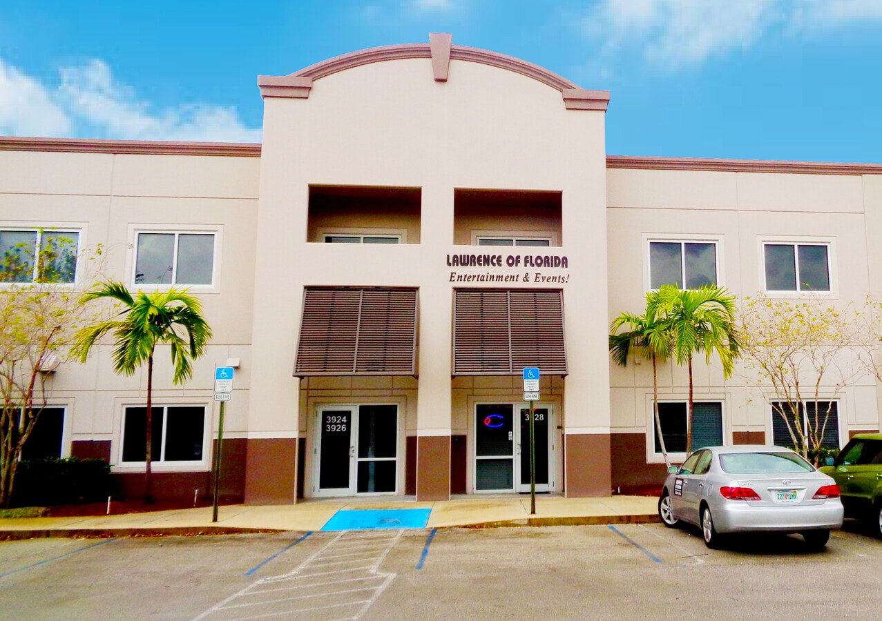3924-3960 Coral Ridge Dr, Coral Springs, FL 33065 - Unit 3924-7 -  - Interior Photo - Image 1 of 7