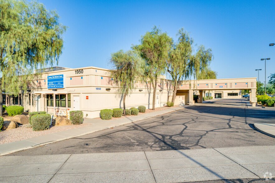 1950 S Country Club Dr, Mesa, AZ à vendre - Photo principale - Image 1 de 1