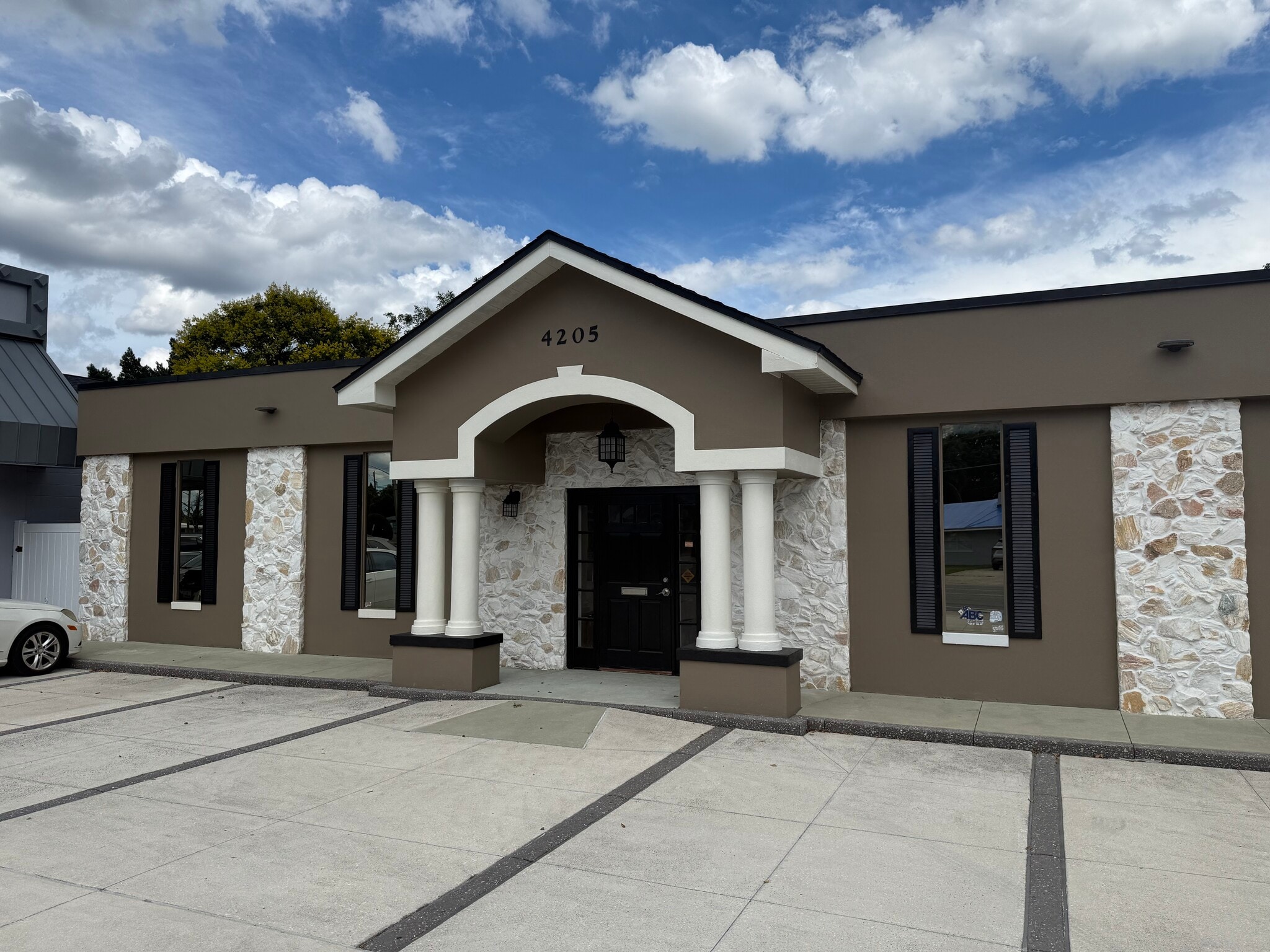 4205 Edgewater Dr, Orlando, FL for sale Building Photo- Image 1 of 9