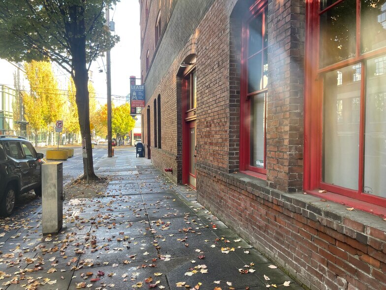 734 NW 14th Ave, Portland, OR à louer - Photo du bâtiment - Image 2 de 14