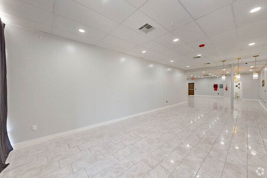 13331 Kuykendahl Rd, Houston, TX for lease - Matterport 3D Scan - Image 3 of 8