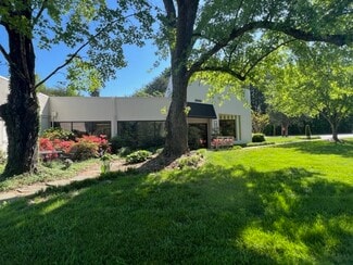 Plus de détails pour 3500 Old Battleground Rd, Greensboro, NC - Commerce de détail à louer