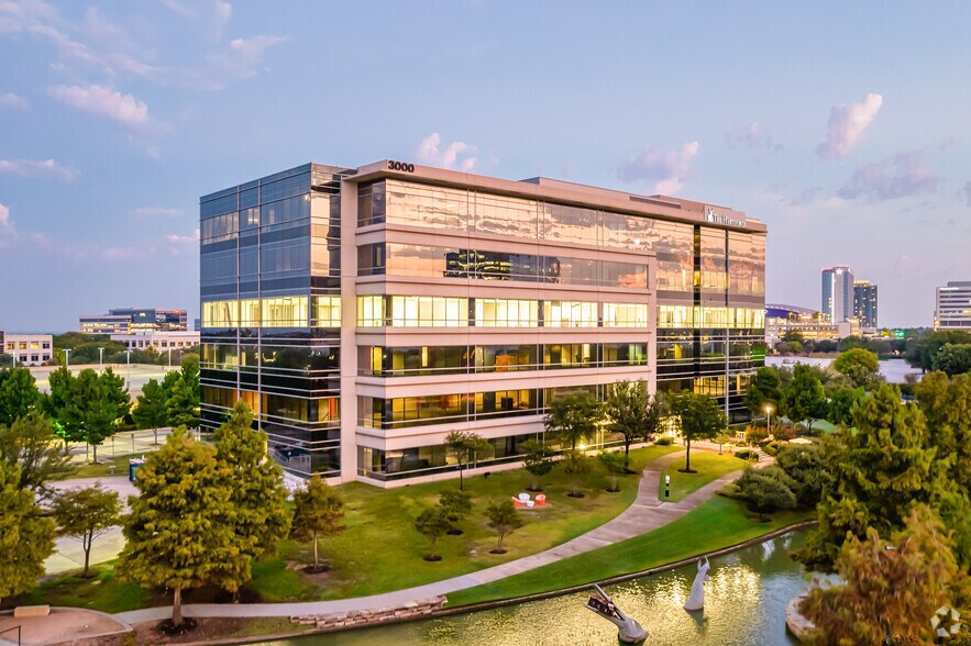 3000 Internet Blvd, Frisco, TX à louer - Photo du bâtiment - Image 1 de 4