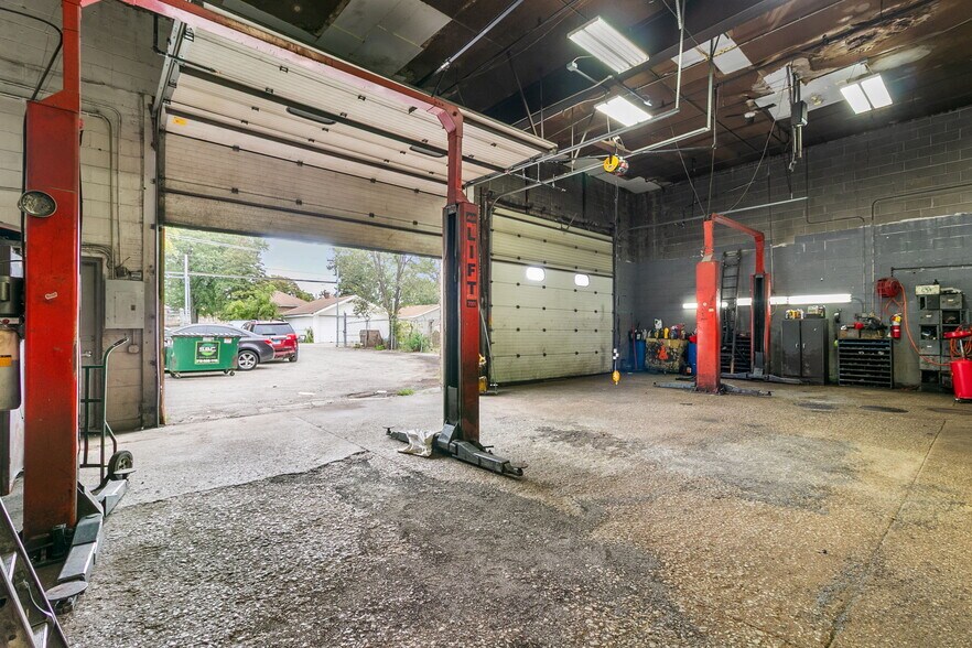 1825 S 17th Ave, Broadview, IL à vendre - Photo du bâtiment - Image 2 de 3
