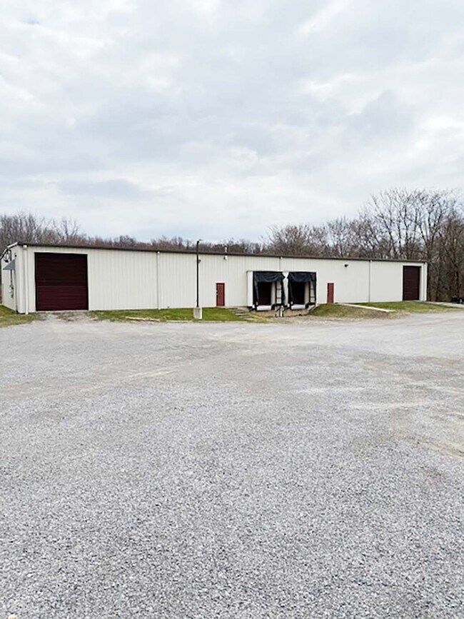 More details for 1350 Pennsylvania Ave, Salem, OH - Industrial for Lease