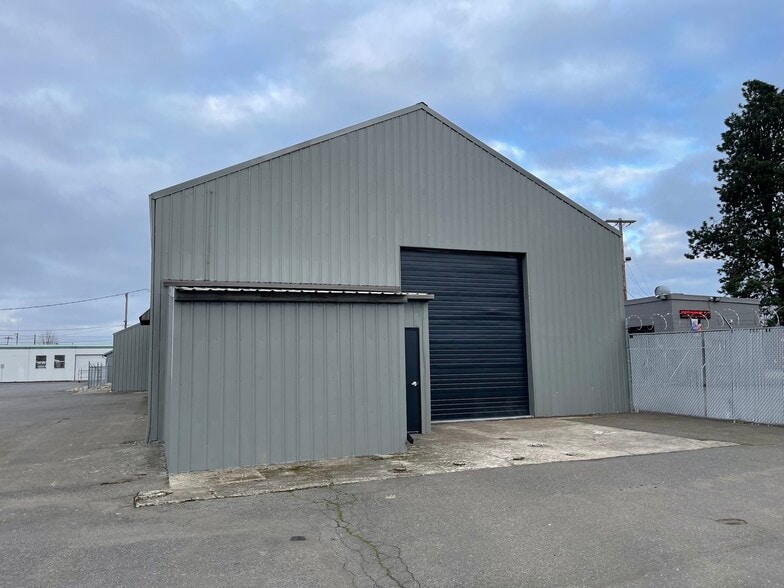 2990 Portland Rd NE, Salem, OR for lease - Building Photo - Image 2 of 13