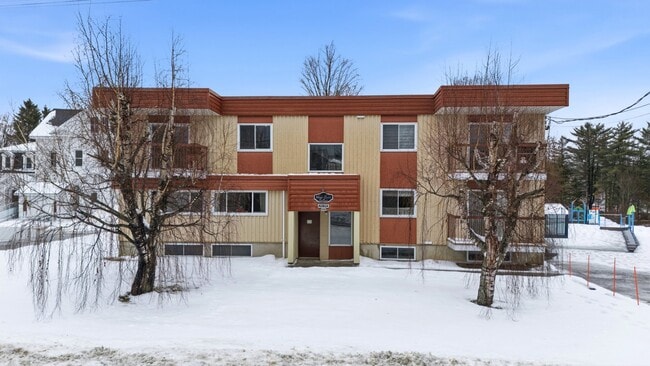 Plus de détails pour 696 Rue Principale, Lac-drolet, QC - Multi-résidentiel à vendre