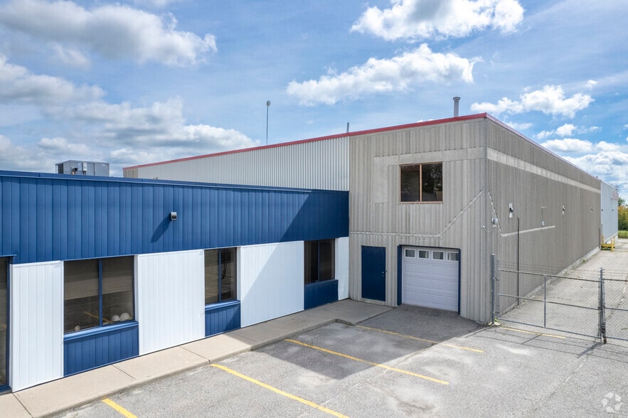 42 Cardico Dr, Whitchurch-Stouffville, ON for lease - Building Photo - Image 2 of 75