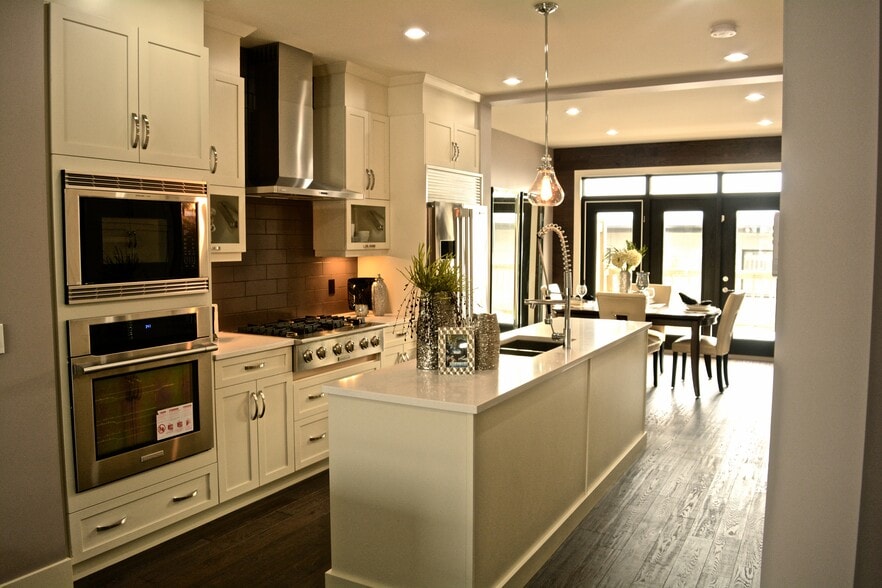 11331 76 Av NW, Edmonton, AB for sale - Building Photo - Image 2 of 24