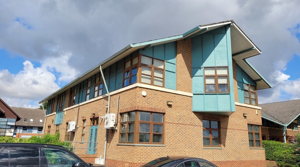 Meadow Ln, St Ives à louer - Photo du bâtiment - Image 2 de 11