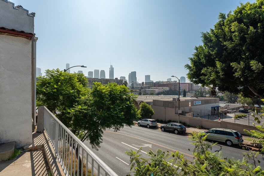 272 S Burlington Ave, Los Angeles, CA for sale - Building Photo - Image 3 of 26