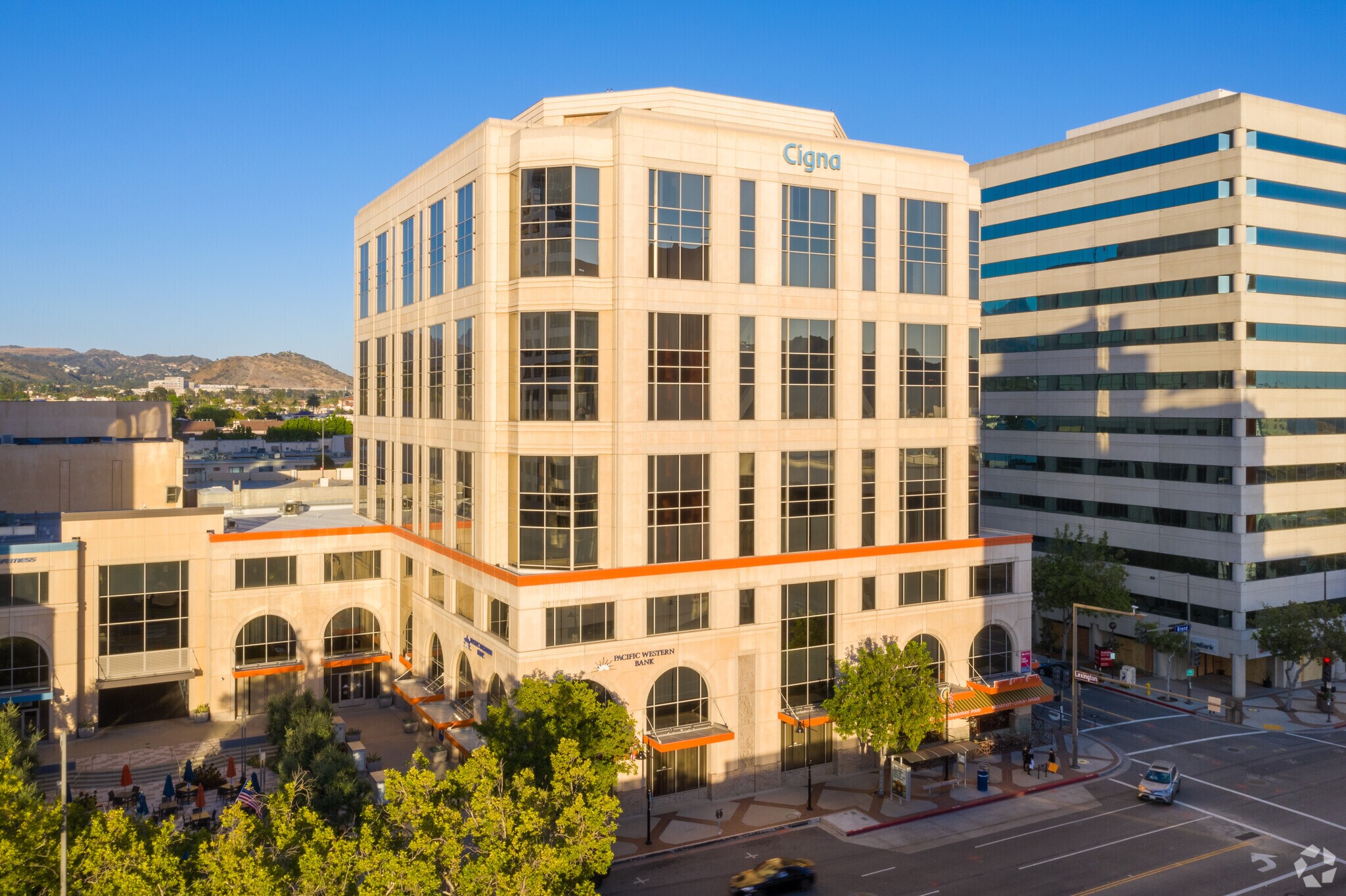 400 N Brand Blvd, Glendale, CA à louer Photo principale- Image 1 de 3