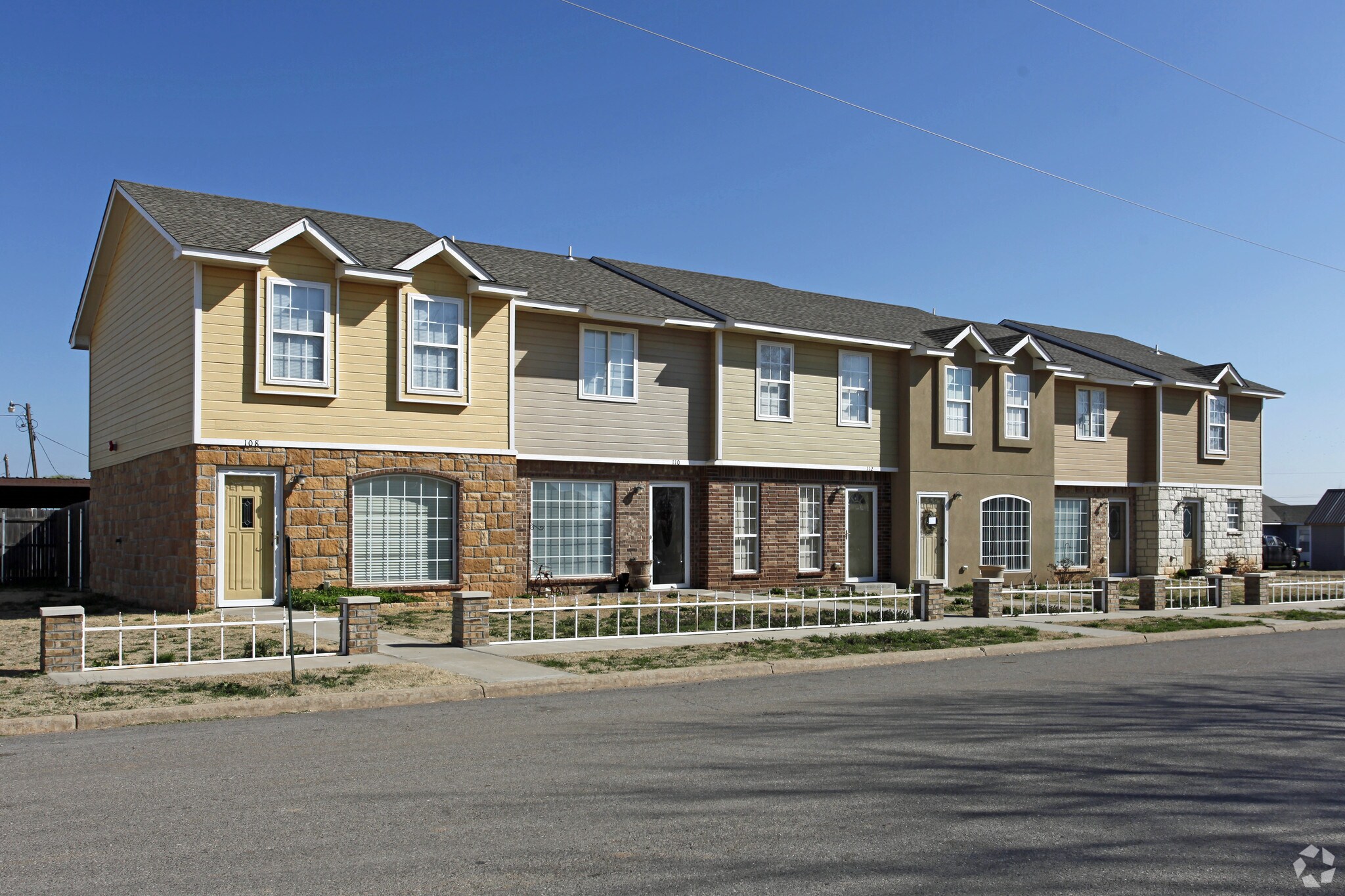 108-118 E Blake St, Hinton, OK à vendre Photo du bâtiment- Image 1 de 33