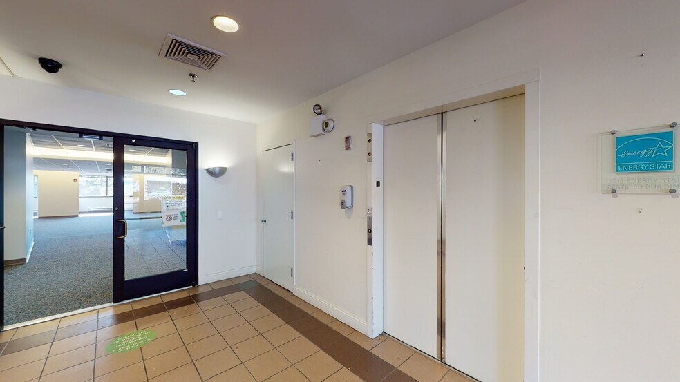 800 Business Center Dr, Horsham Township, PA à vendre - Numérisation 3D de Matterport - Image 2 de 26