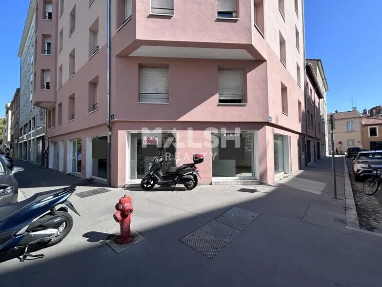 Retail in Lyon for lease - Building Photo - Image 1 of 9
