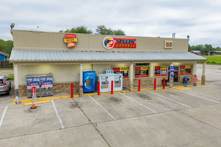 208 N 8th St, Skidmore, TX for sale - Building Photo - Image 3 of 4