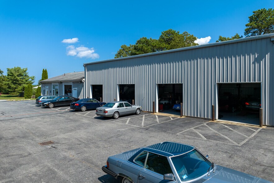 7 Colonel Dr, Bourne, MA à vendre - Photo du bâtiment - Image 2 de 42