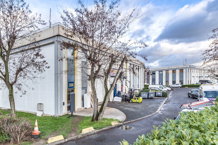 114 Avenue Louis Roche, Gennevilliers à louer - Photo du bâtiment - Image 2 de 3