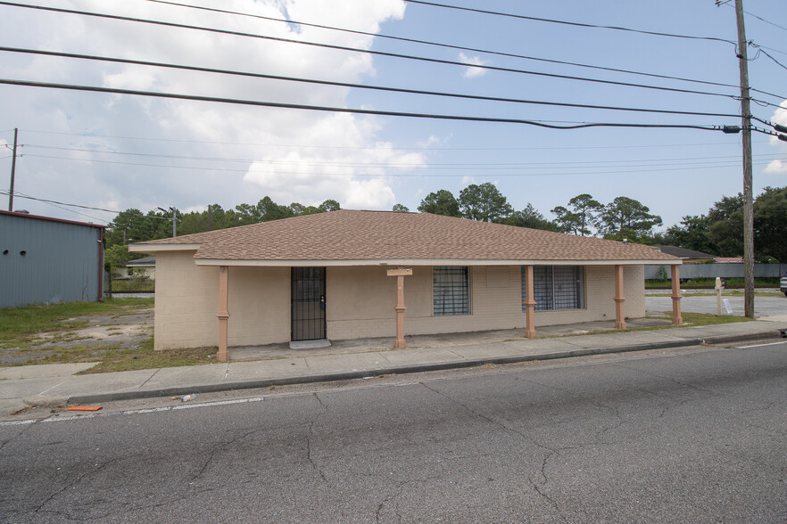 3630 Main St, Moss Point, MS à vendre - Photo du bâtiment - Image 1 de 1