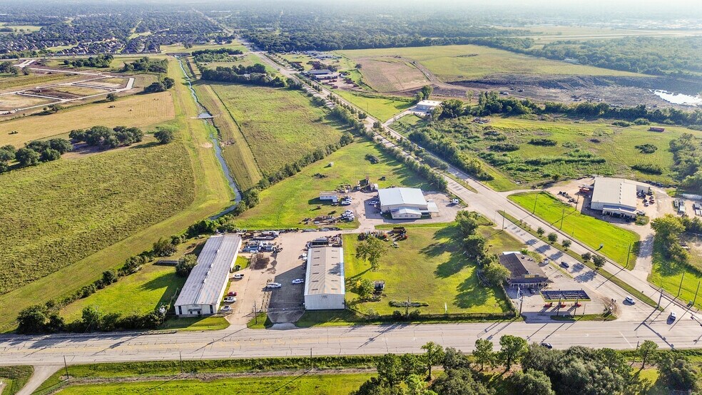 4430 Dixie Farm Rd, Pearland, TX à vendre - Photo du bâtiment - Image 2 de 10