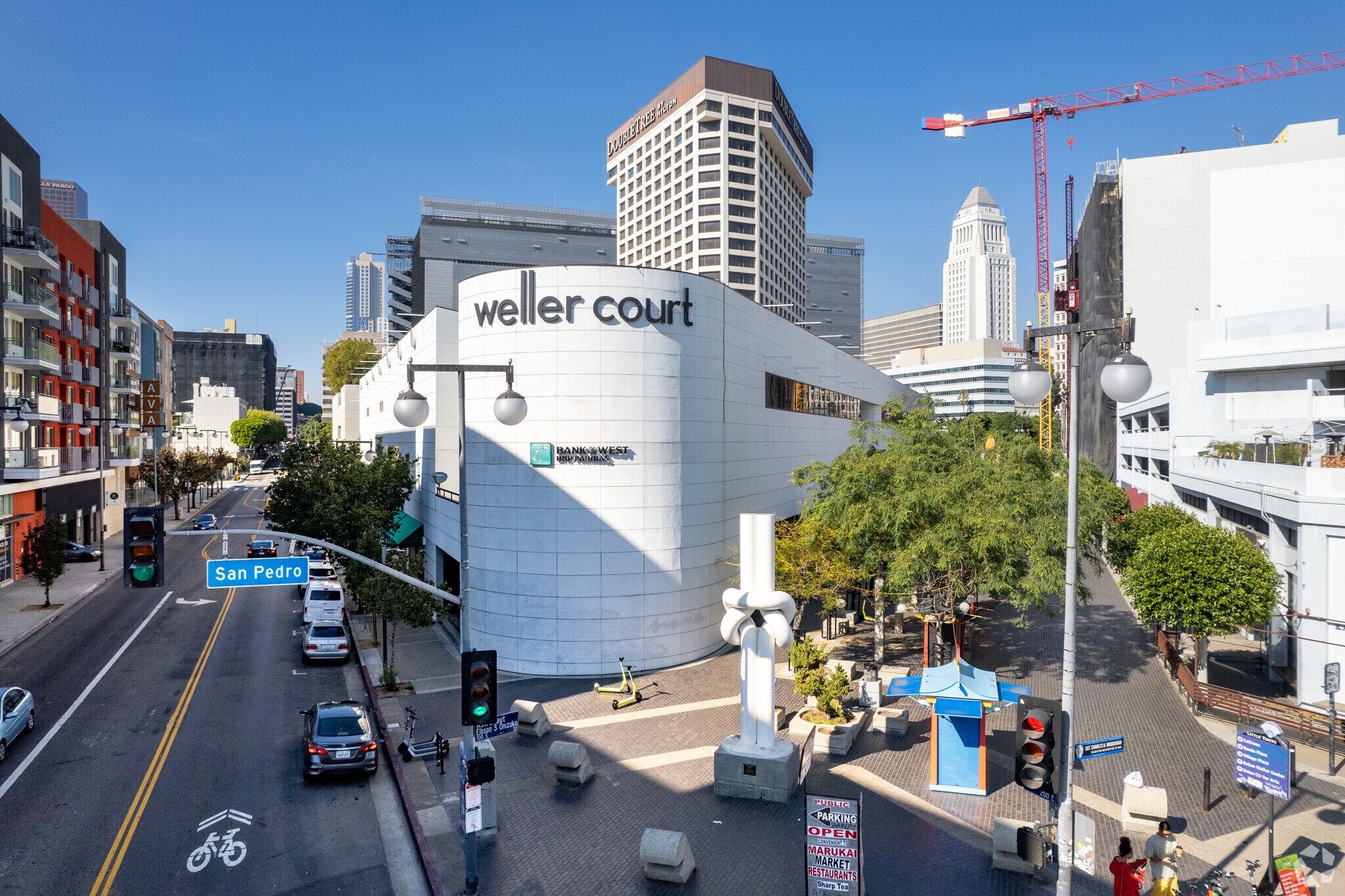 123 Astronaut E S Onizuka St, Los Angeles, CA à louer Photo principale- Image 1 de 14