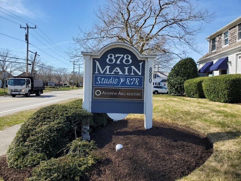 880 Main St, Chatham, MA à louer - Photo du bâtiment - Image 3 de 12