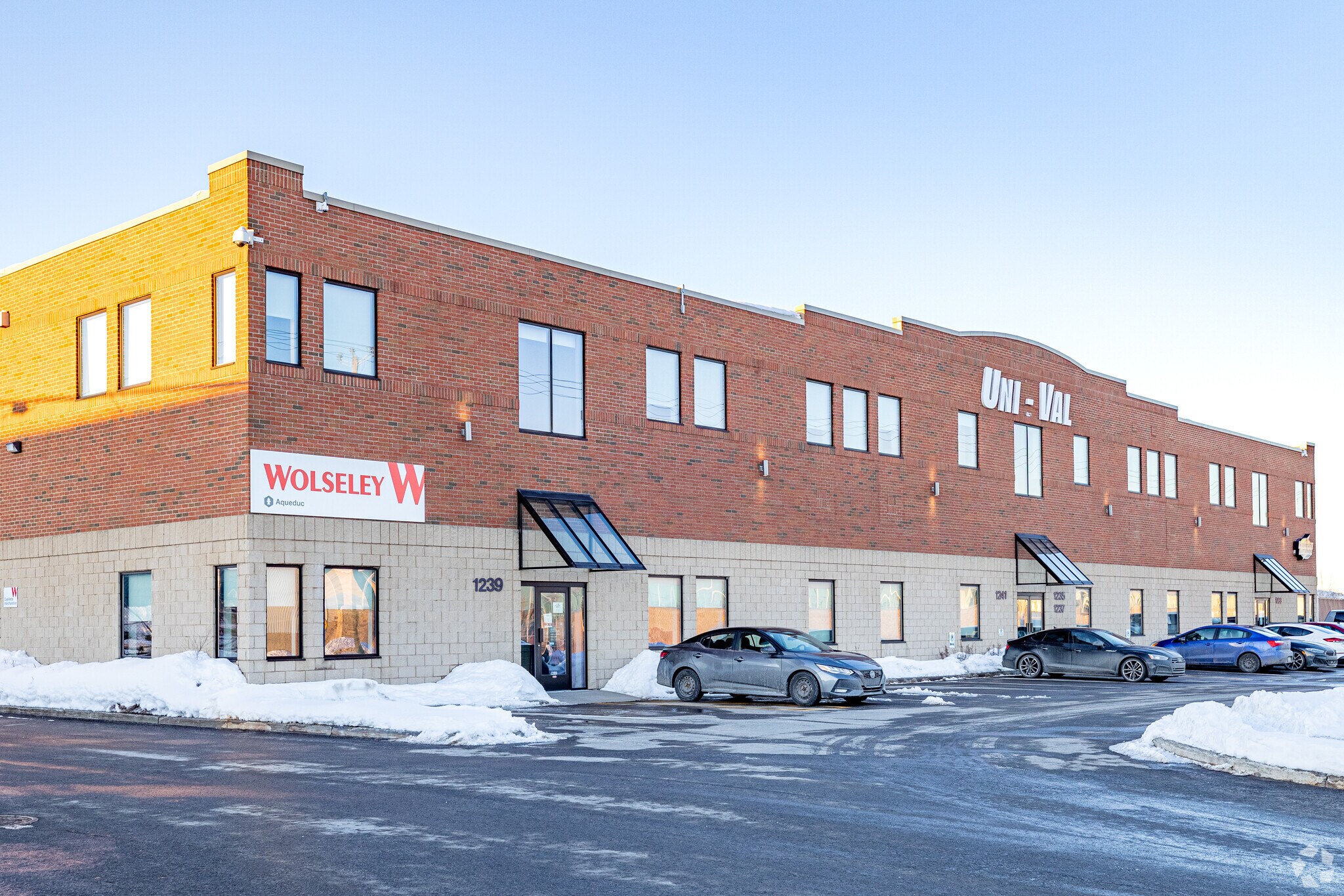 1233-1241 Dagenais O O, Laval, QC for sale Primary Photo- Image 1 of 1