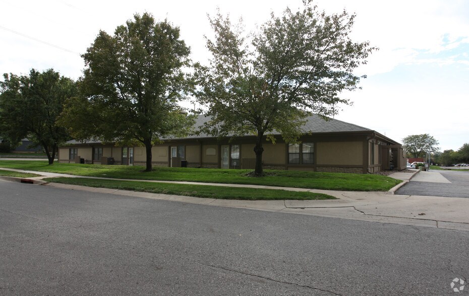 10600-10628 W 87th St, Overland Park, KS à louer - Photo du bâtiment - Image 3 de 15