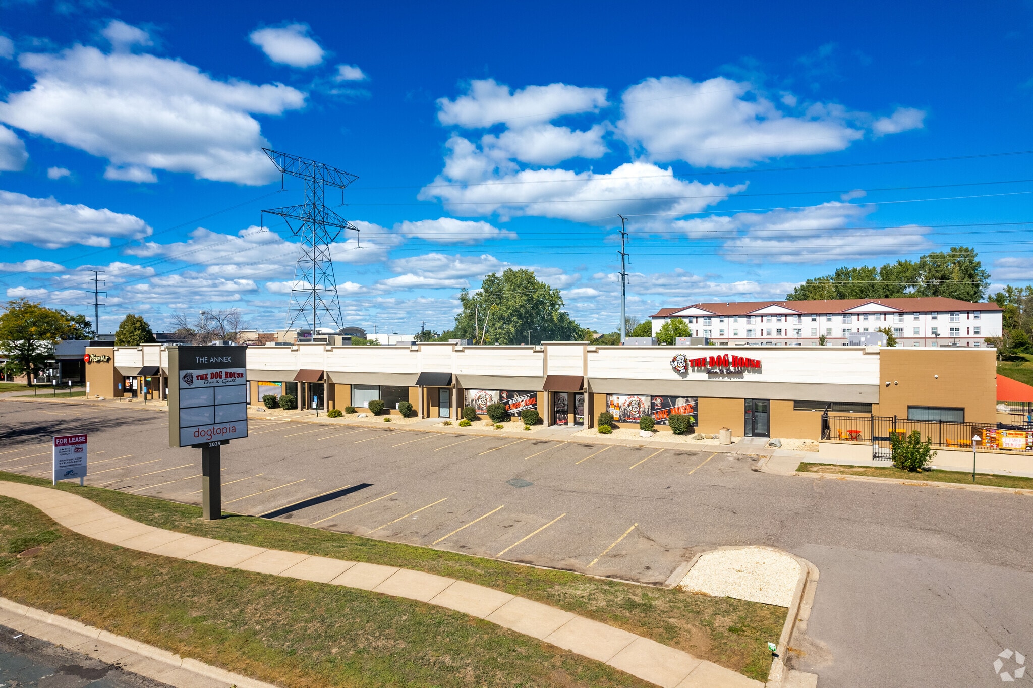 2015-2029 Woodlynn Ave, Maplewood, MN for lease Primary Photo- Image 1 of 10