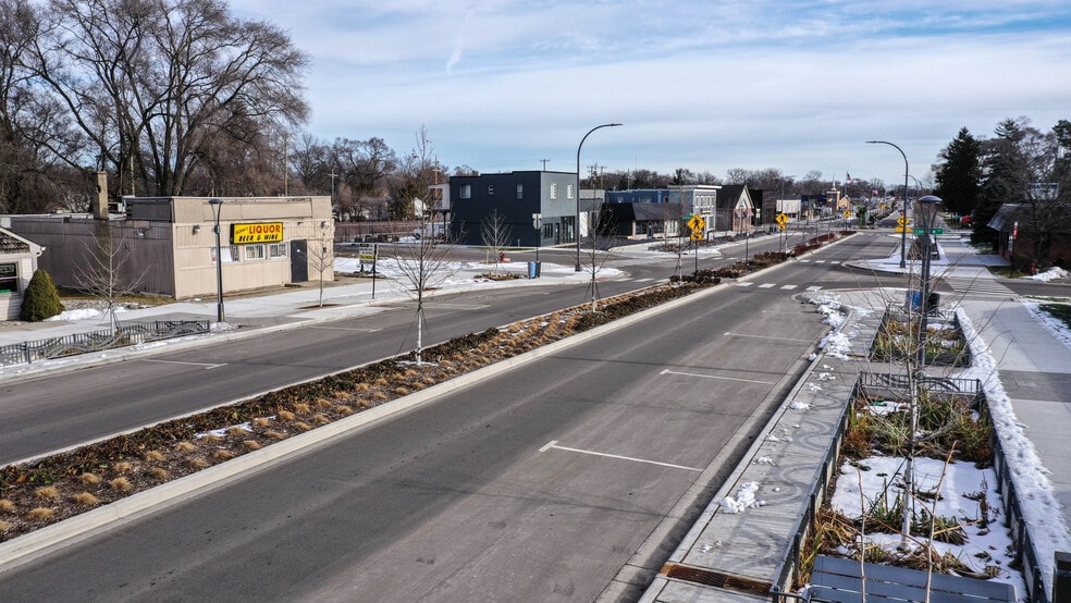 1629 Auburn Rd, Rochester Hills, MI for sale - Building Photo - Image 2 of 3