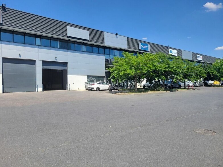 Flex dans Saint-Denis à louer - Photo du bâtiment - Image 2 de 12