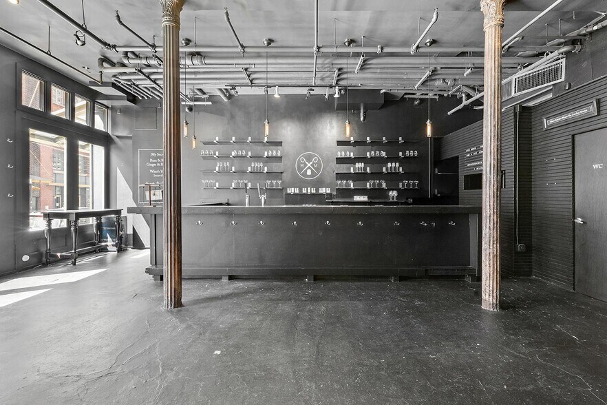 220 Front St, New York, NY for lease - Building Photo - Image 3 of 24