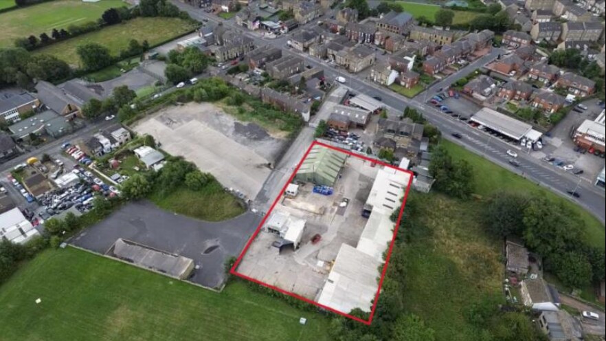 108 Halifax Rd, Dewsbury à vendre Photo du bâtiment- Image 1 de 3