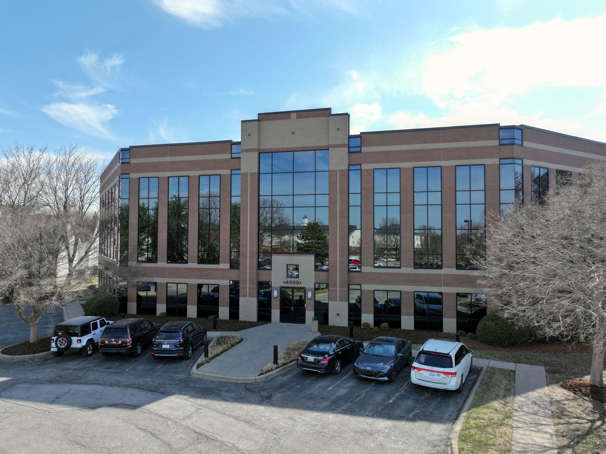 4500 Bowling Blvd, Louisville, KY for lease Primary Photo- Image 1 of 12