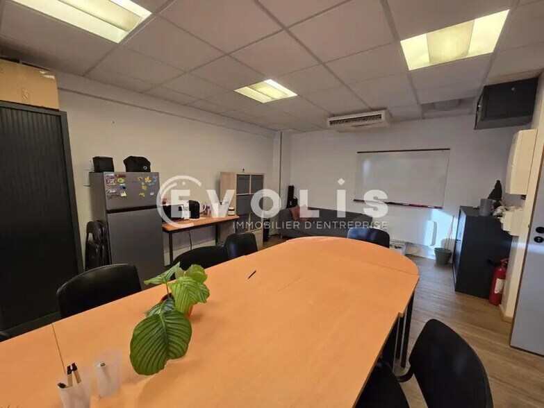Office in Massy for lease - Interior Photo - Image 3 of 9