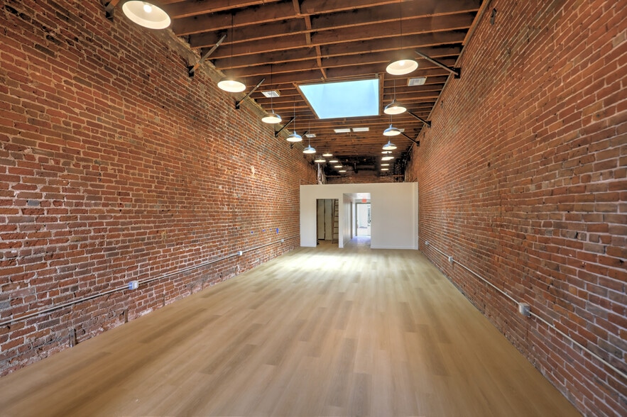 434 State St, Santa Barbara, CA for lease - Building Photo - Image 2 of 7