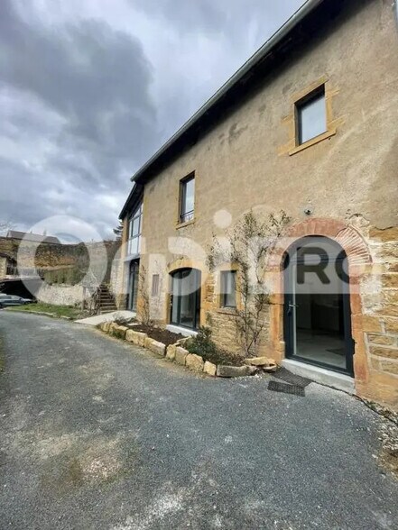 Office in Chessy for lease - Building Photo - Image 1 of 5