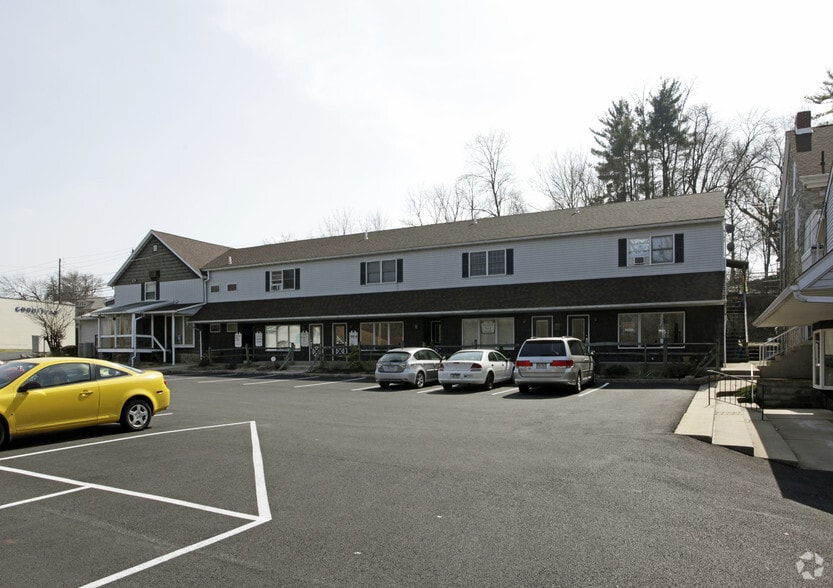 4453 Penn Ave, Sinking Spring, PA for sale - Primary Photo - Image 2 of 5