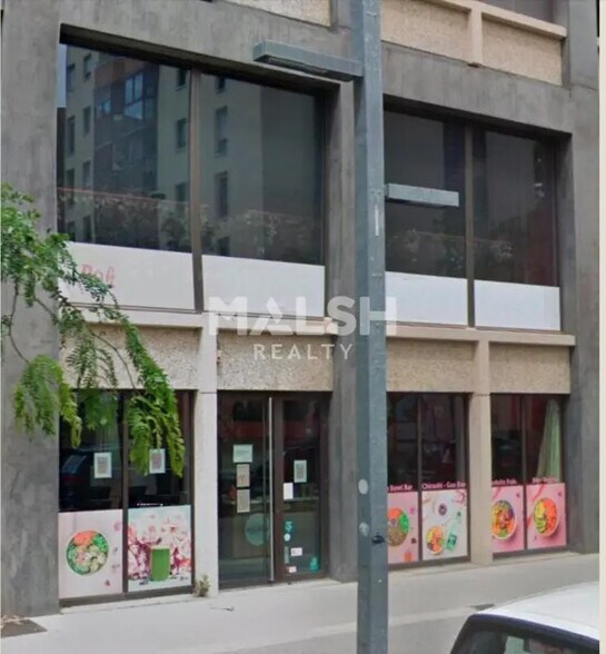 Commerce de détail dans Lyon à louer - Photo du bâtiment - Image 2 de 3