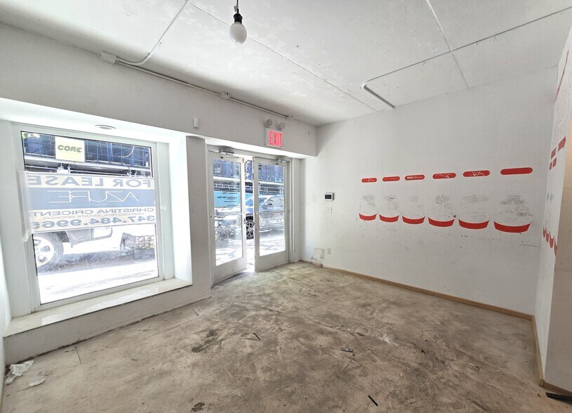 2409-2411 41st Ave, Long Island City, NY à louer - Photo du bâtiment - Image 1 de 10