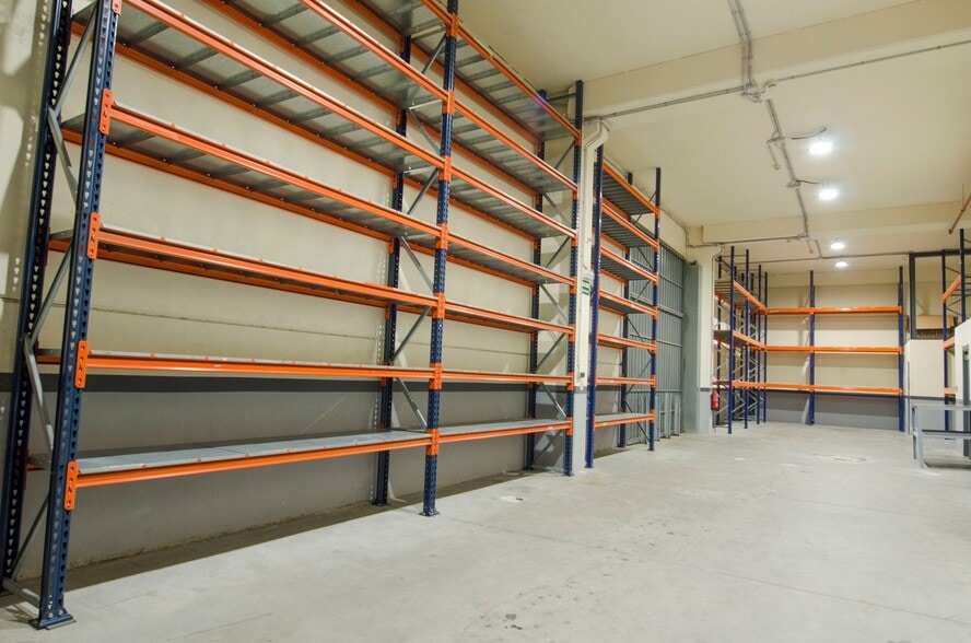 Industrial in Alcorcón, Madrid for lease - Building Photo - Image 3 of 5