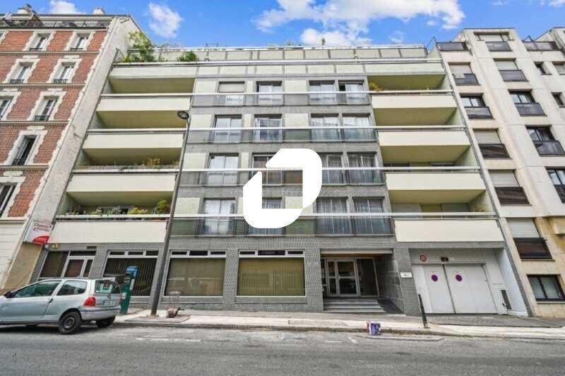 Retail in Paris for sale Building Photo- Image 1 of 17