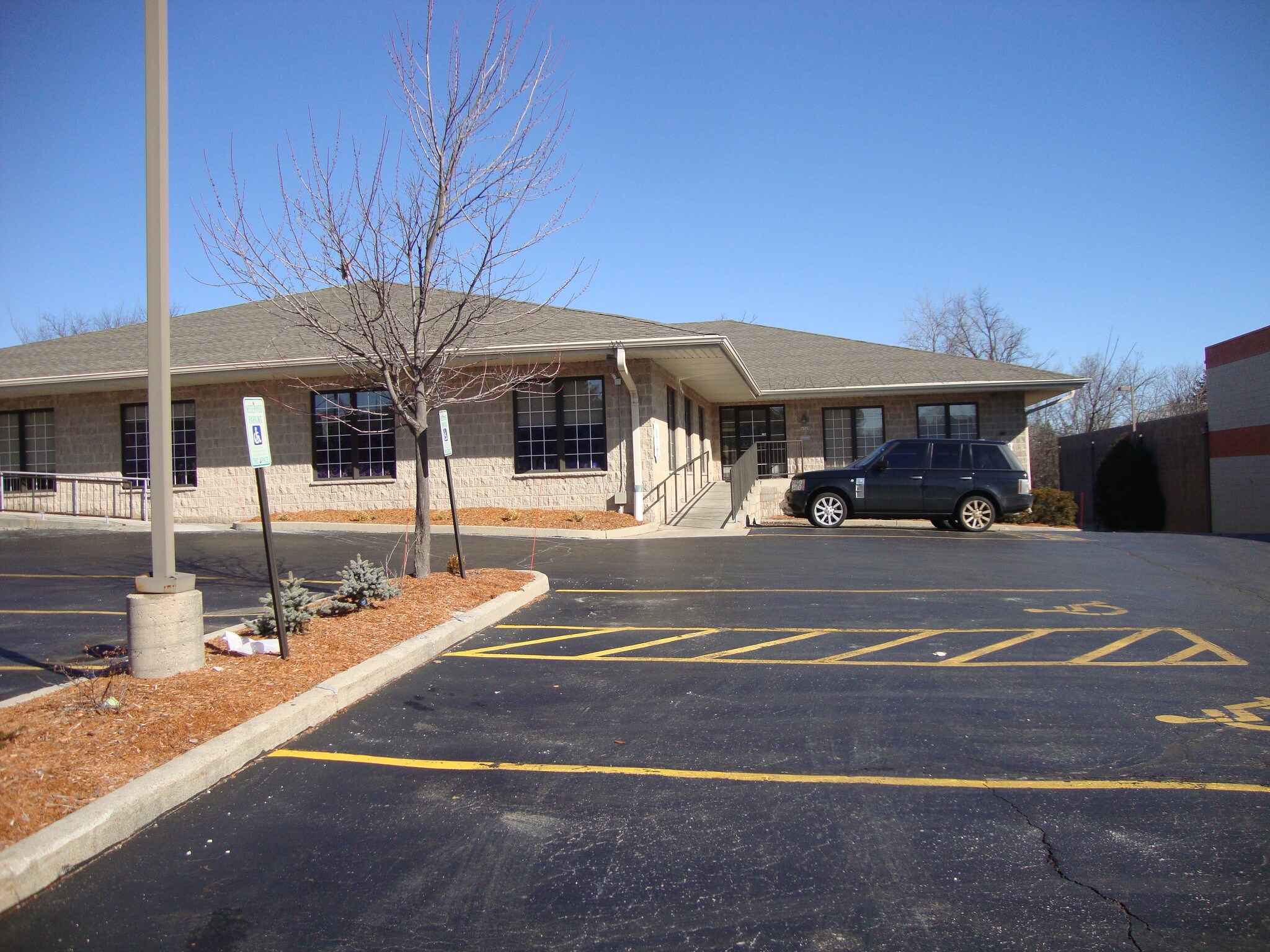 6520 W Layton Ave, Greenfield, WI for lease Primary Photo- Image 1 of 23