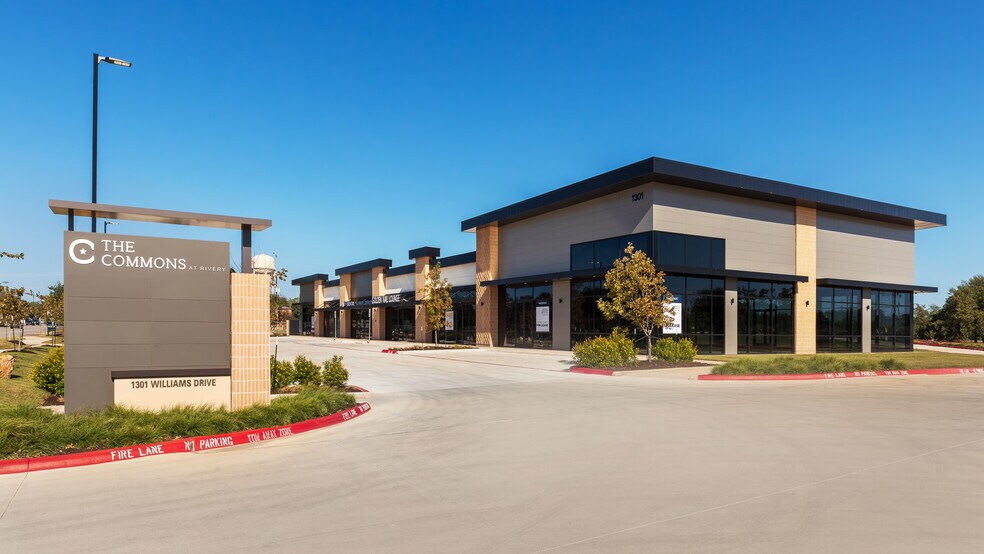 1301 Williams Dr, Georgetown, TX à louer - Photo du bâtiment - Image 2 de 9