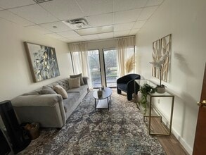 2720 Bee Caves Rd, Austin, TX for lease Interior Photo- Image 1 of 4
