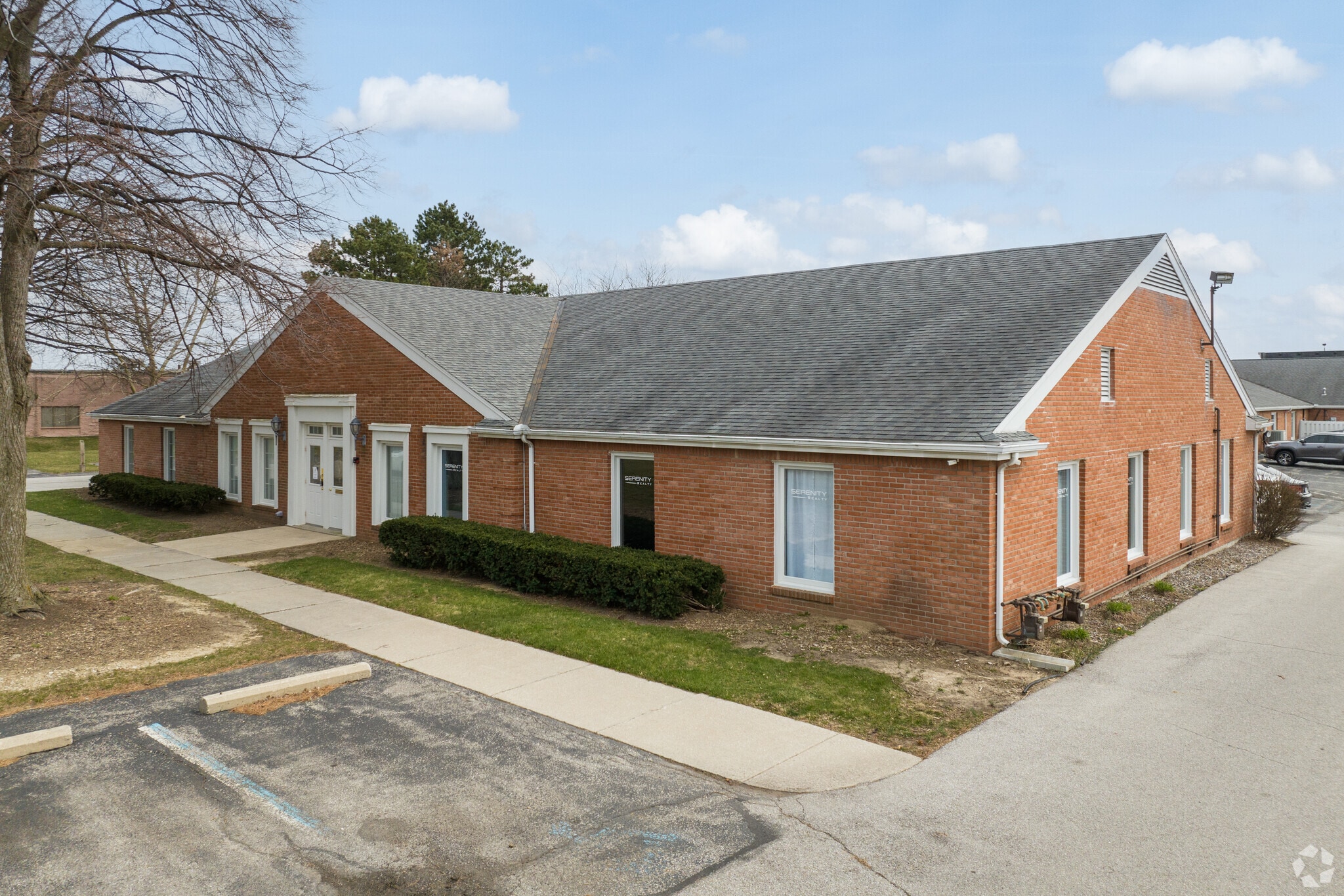 1910 Indian Wood Cir, Maumee, OH for lease Primary Photo- Image 1 of 14