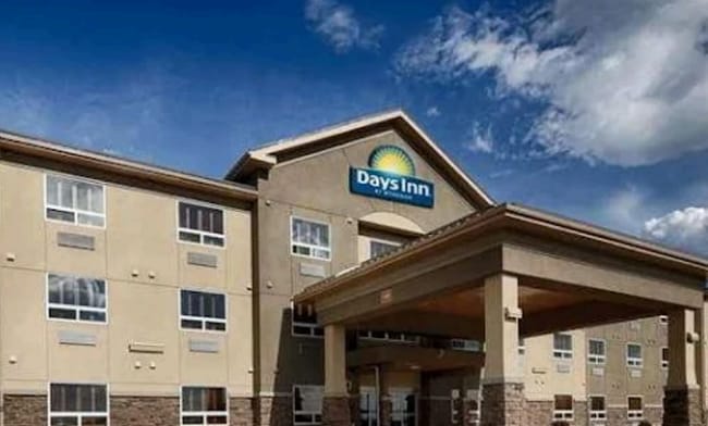 Plus de détails pour 4710 58 St, Redwater, AB - Services hôteliers à vendre